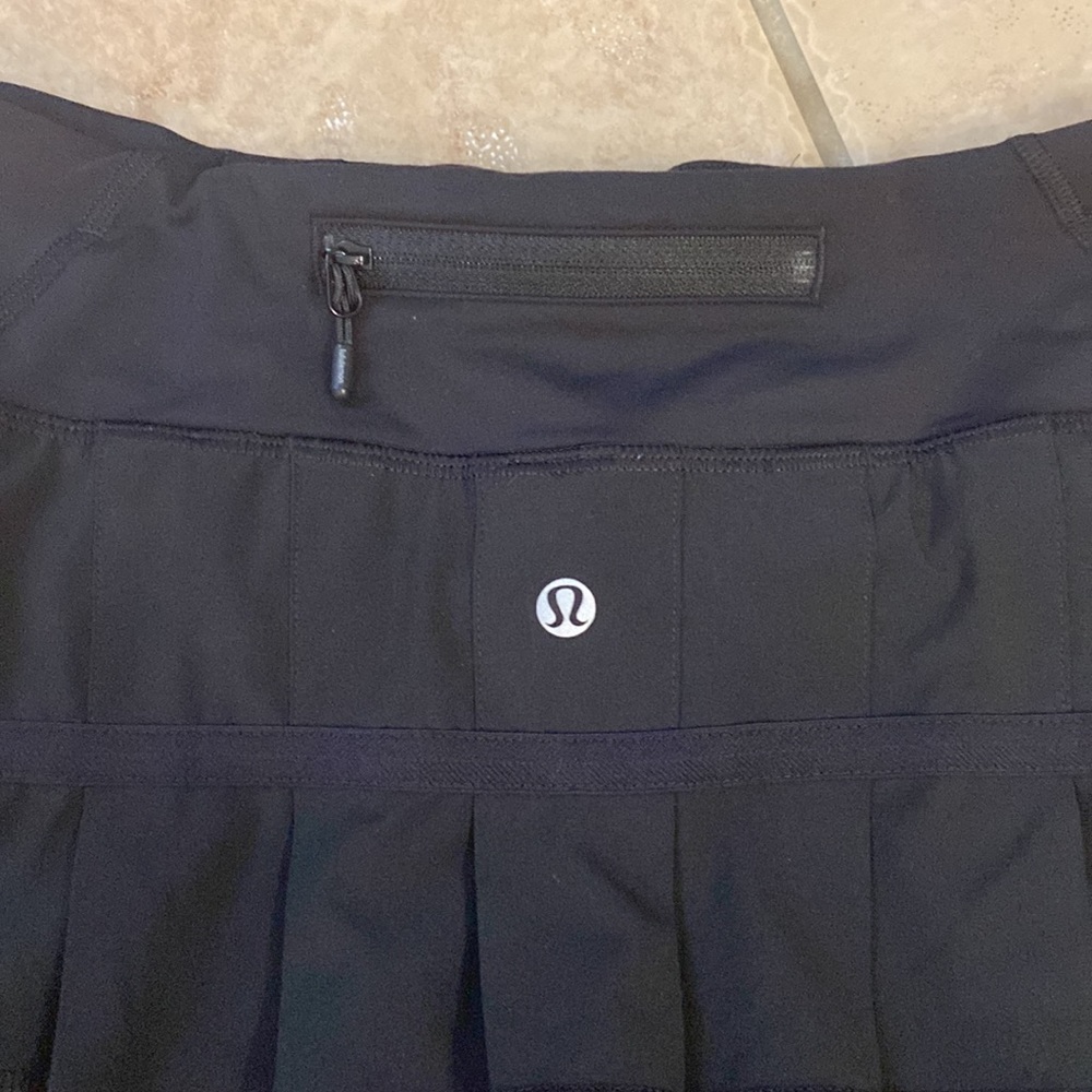 Lululemon Run Pace Setter Pleated Black Tennis / Golf Skirt Sz 2T skort - Picture 6 of 9